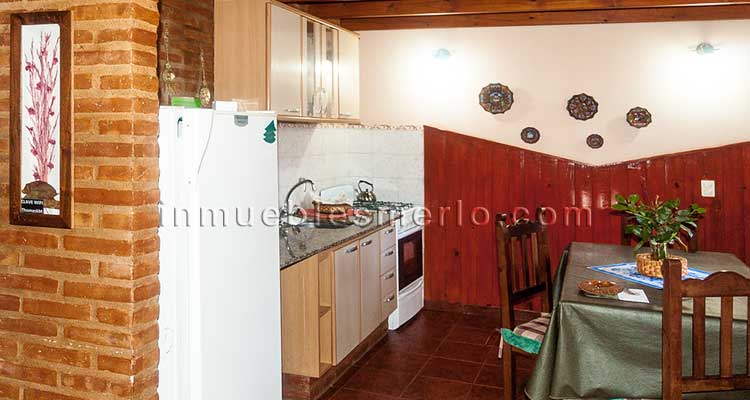 Comedor con cocina integrada