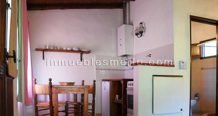 Espacio cocina comedor de cabañas mono-ambiente